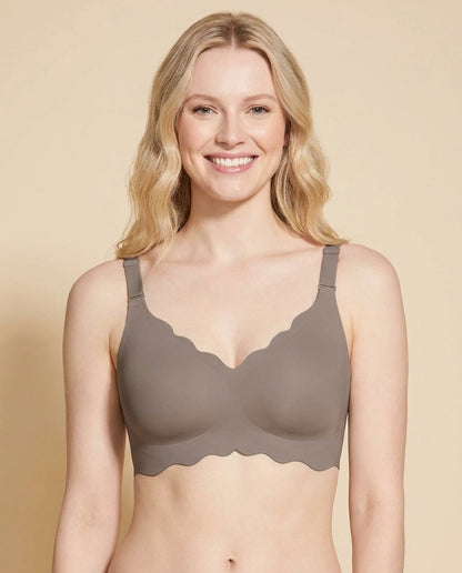 Wireless Seamless Bra with Scalloped Edge Support